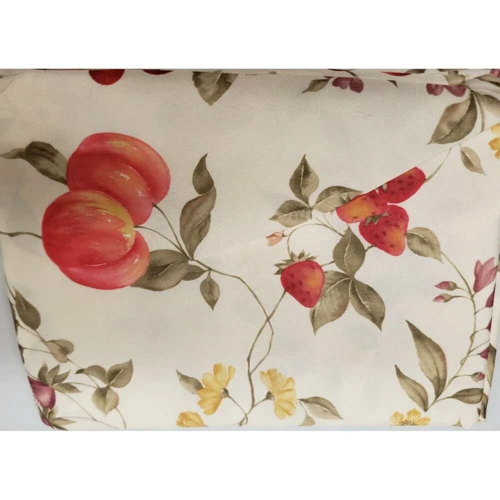 1 Printed Fabric Tablecloth, 60